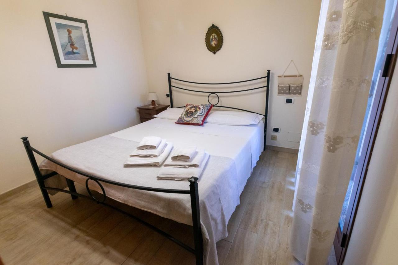 Corallo Holiday House Acitrezza Ачитреца Екстериор снимка