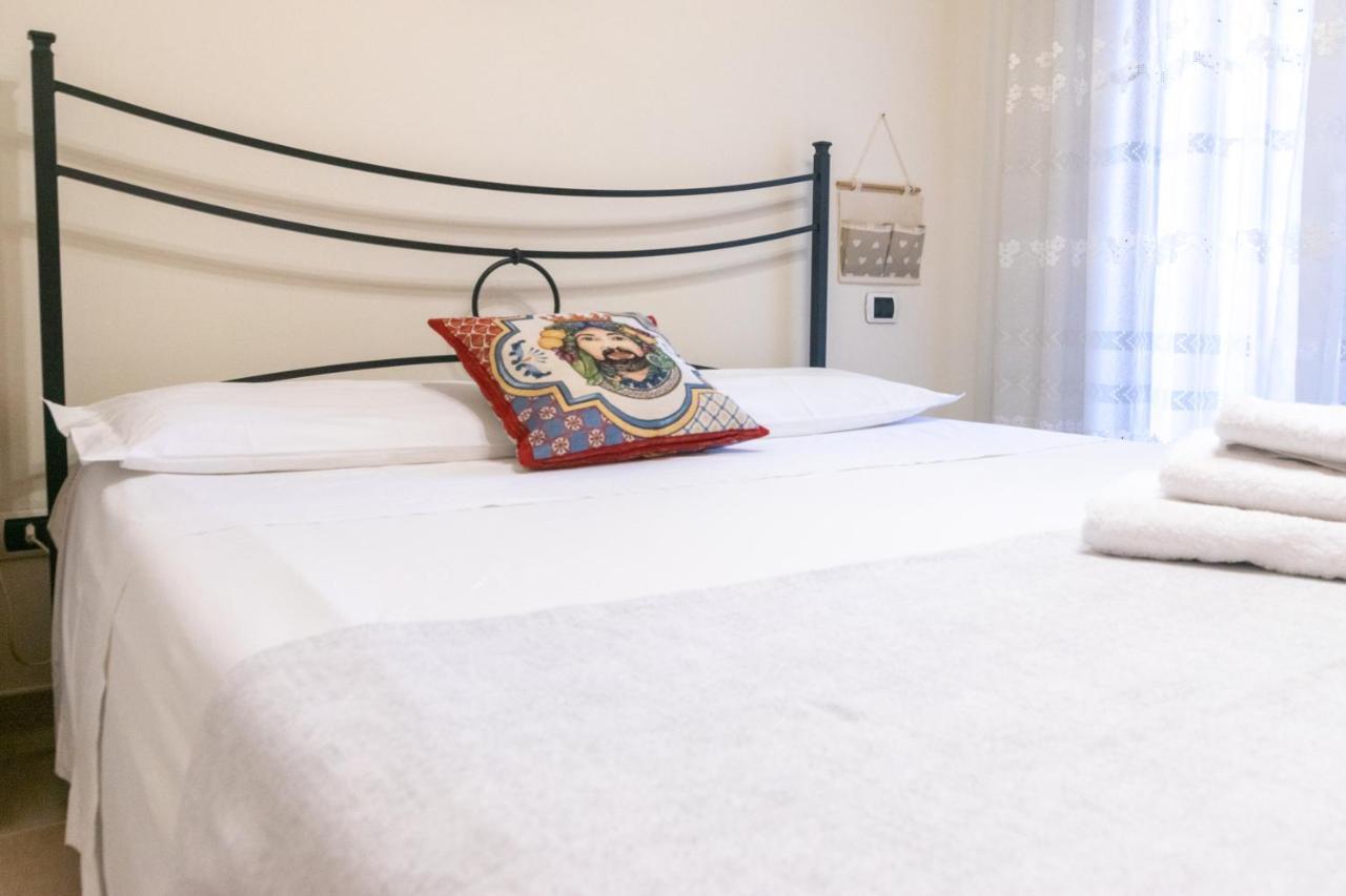 Corallo Holiday House Acitrezza Ачитреца Екстериор снимка