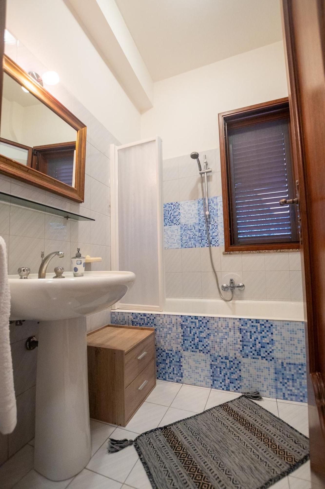 Corallo Holiday House Acitrezza Ачитреца Екстериор снимка